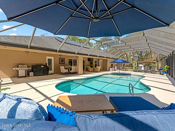 3rd image of 1695 Arch Rd