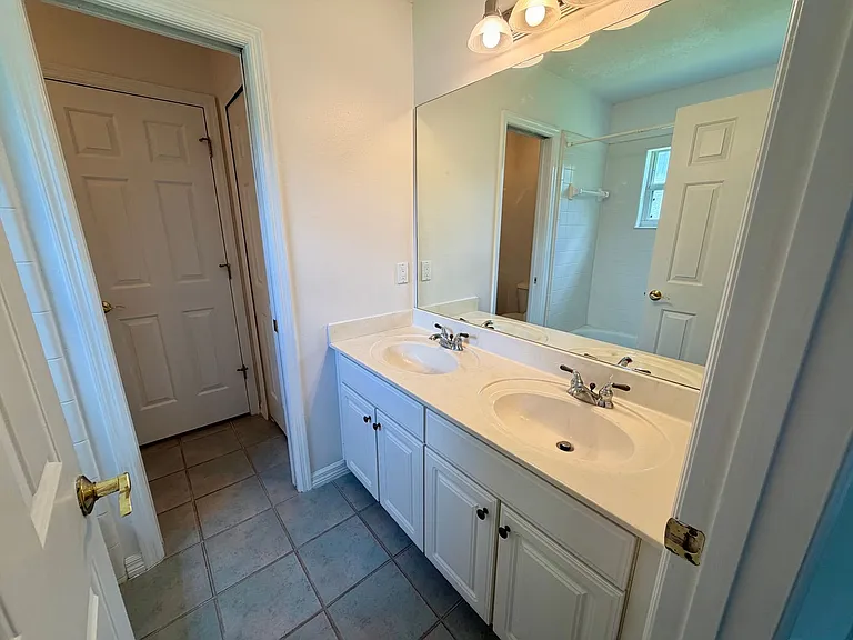 4554 Shanewood Ct — Photo 8