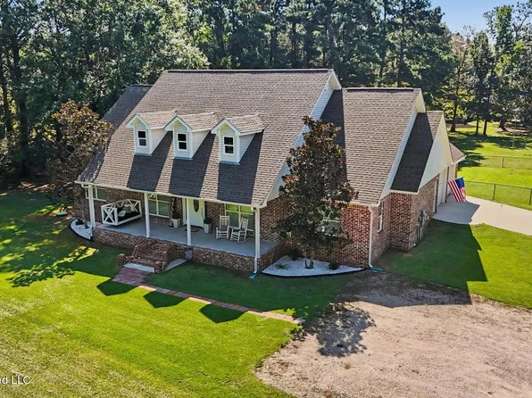 6211 Crump Rd, Kiln, MS 39556