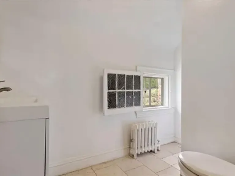 226 Castleton Ave — Photo 11