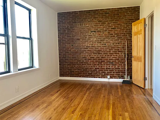 Rented by Parlor Real Estate Corp | media 23