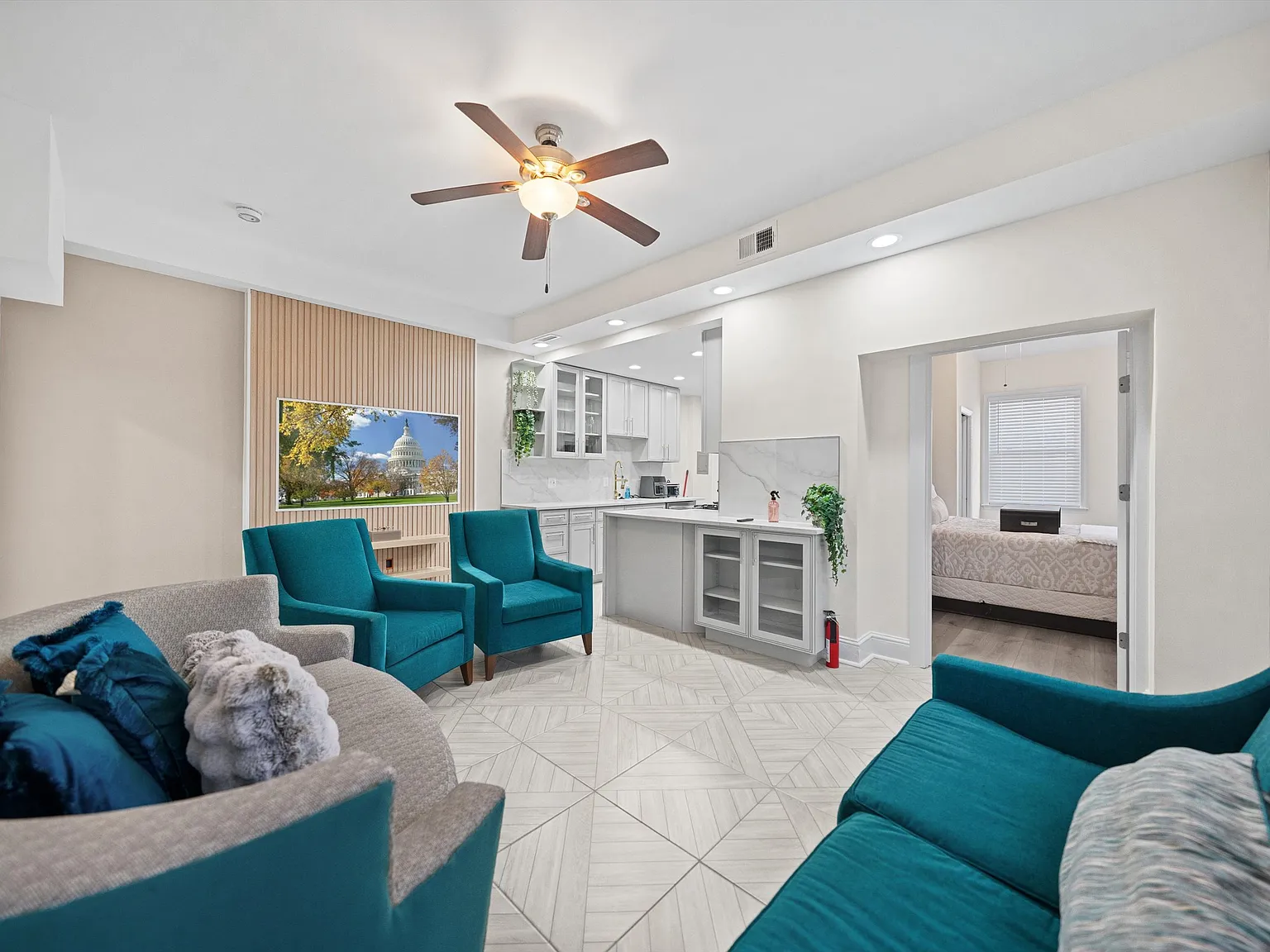 2 bed, 1200 sqft, $4,350 — Photo 3