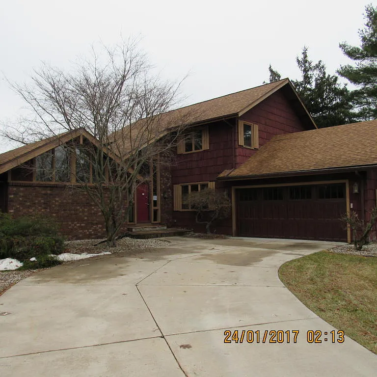 1170 Lakeside Dr S photo 1