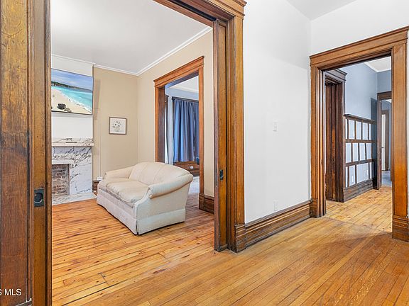 2nd image of 2407 Glenwood Ave