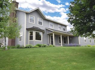 N54W17431 Walnut Way Dr, Menomonee Falls, WI 53051