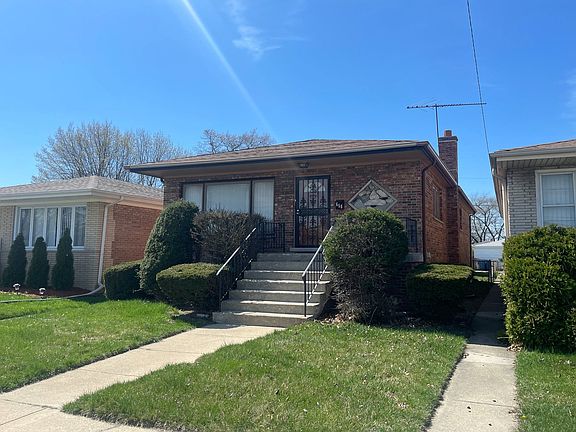 3rd image of 658 Hoxie Ave