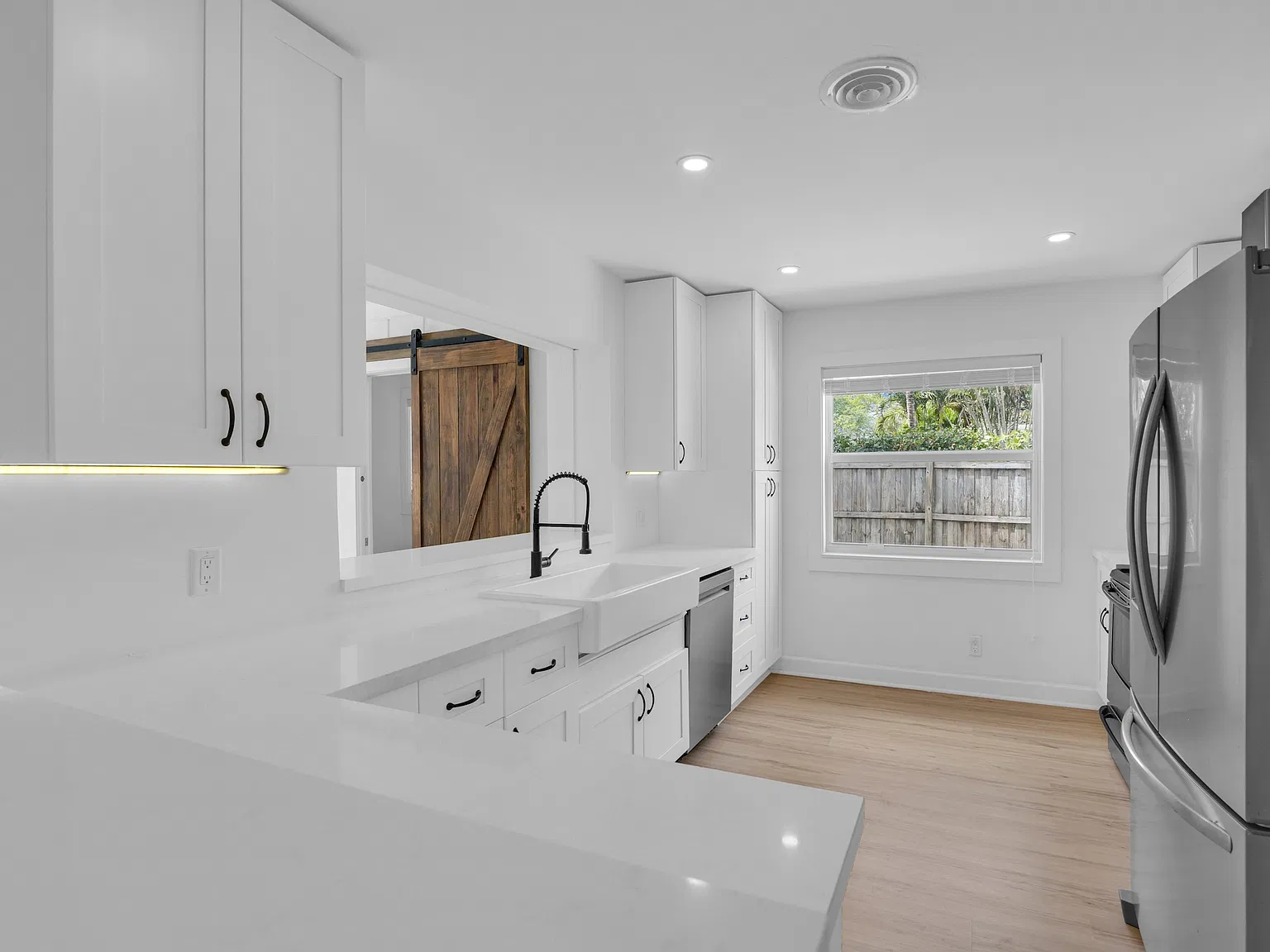 2 bed, 1396 sqft, $4,500 — Photo 4