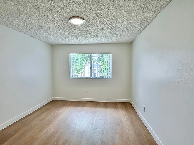 Cypress Apartments — Photo 24