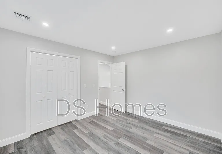 615 Macdonald Ave — Photo 12