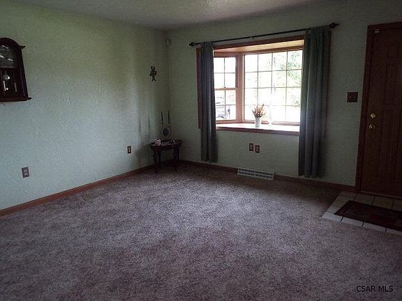 2nd image of 203 Gillen Ln