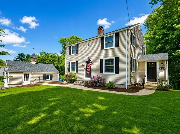 28 Park St, Wrentham, MA 02093