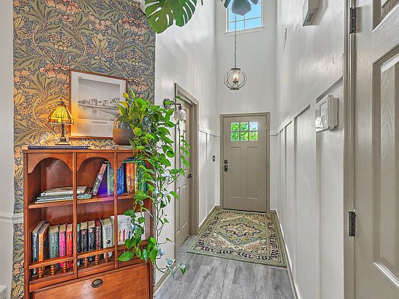 2nd image of 101 Candleberry Cir