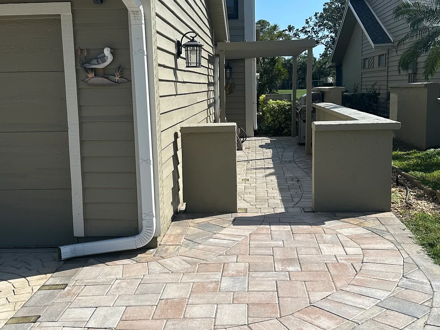3 bed, 2300 sqft, $3,500 — Photo 2