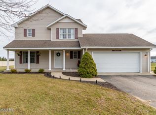 54045 W Ridgeview Cir, Paw Paw, MI 49079