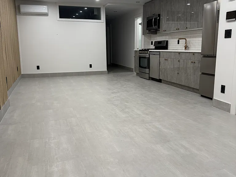 6082 Catalpa Ave — Photo 3
