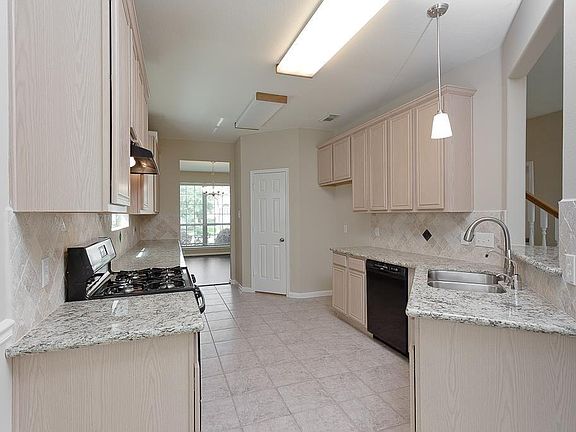 2nd image of 3327 Summerwood Ln