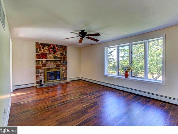 3rd image of 1483 Romansville Rd
