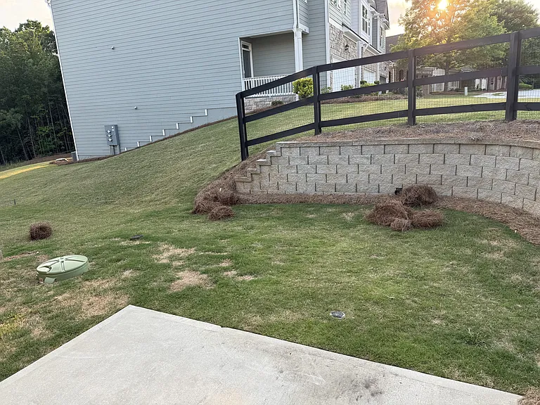 300 Stoneybrook Dr — Photo 3