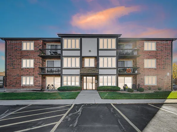 5008 Circle Ct APT 901, Crestwood, IL 60418