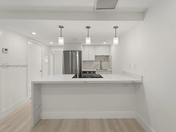 5th image of 777 SW 9th Ave APT 509