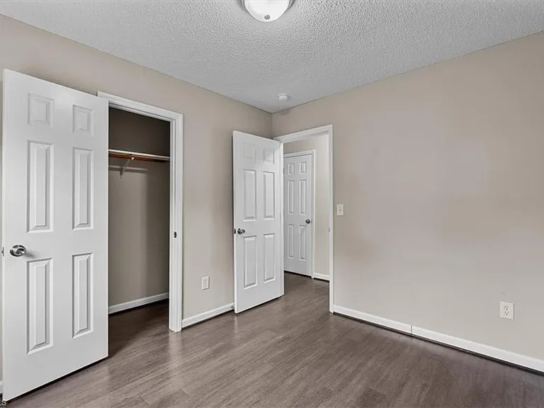 1307 Pearson St — Photo 16