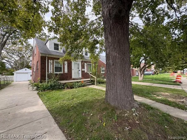 16829 Gilchrist St, Detroit, MI 48235