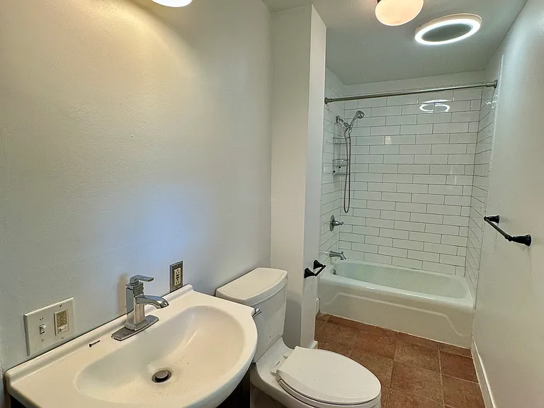 415 Meadow St — Photo 7
