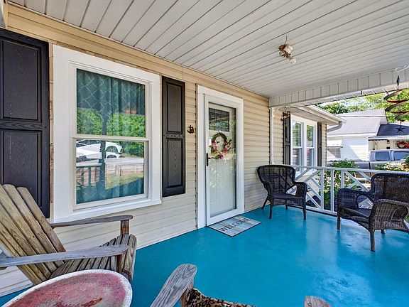 5th image of 104 Buddin St