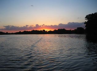 1207 Club Dr, Bloomfield Hills, MI 48302