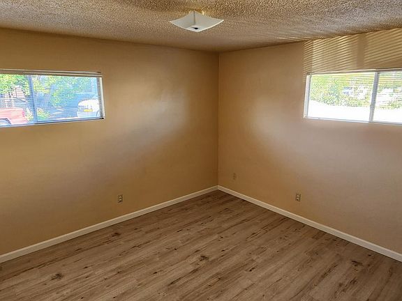 5th image of 1092 Chanticleer Ave