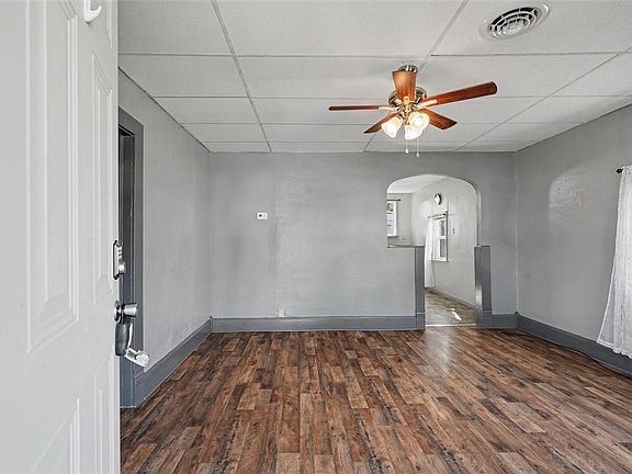 3rd image of 117 N Scott St