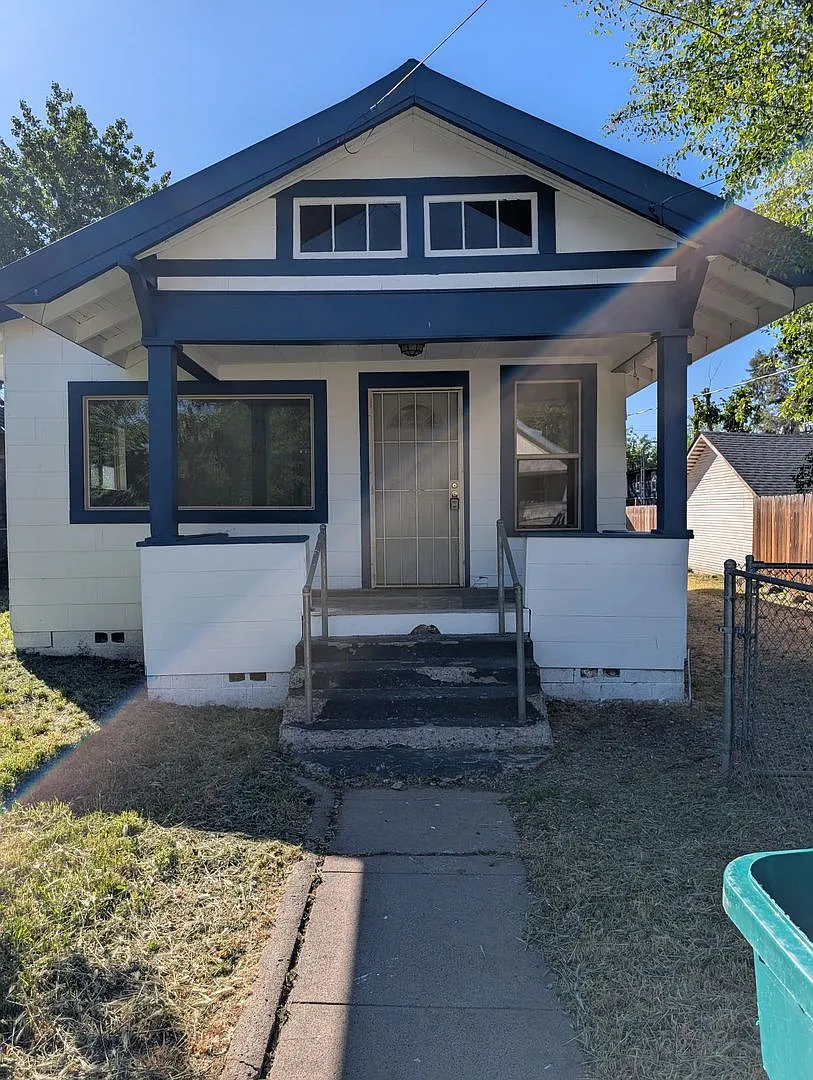 2 Bedroom 1 Bath- Home — Photo 1