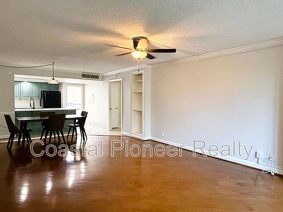 5th image of 2614 Cove Cay Dr Unit 204