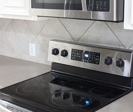 4th image of 2908 Emerald Brook Ln