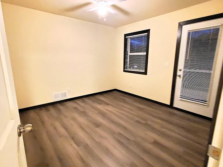 301 S Wasson Ln #D — Photo 11