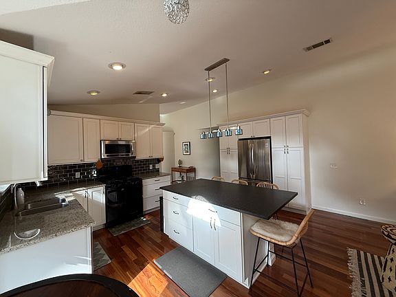 3rd image of 4005 Cortina Dr