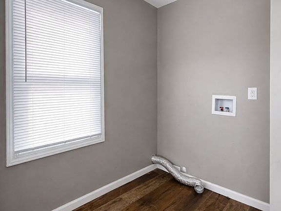 4th image of 385 Church St N #1