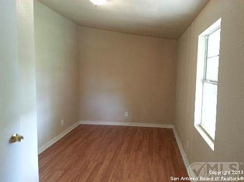 4th image of 1014 Greer St