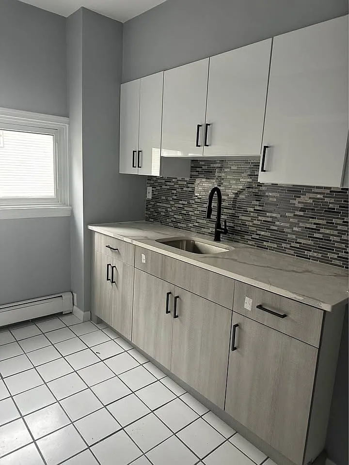 2 bed, 500 sqft, $1,100 — Photo 1