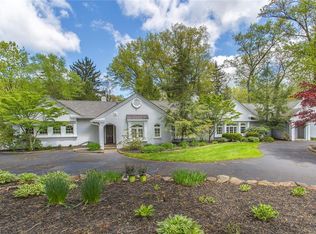 2243 Ridgewood Rd, Akron, OH 44313