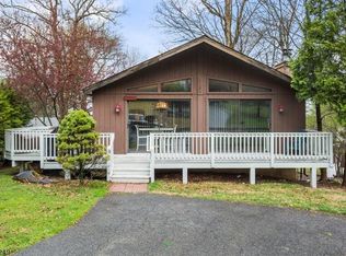 18 Pleasant Rd, High Bridge, NJ 08829