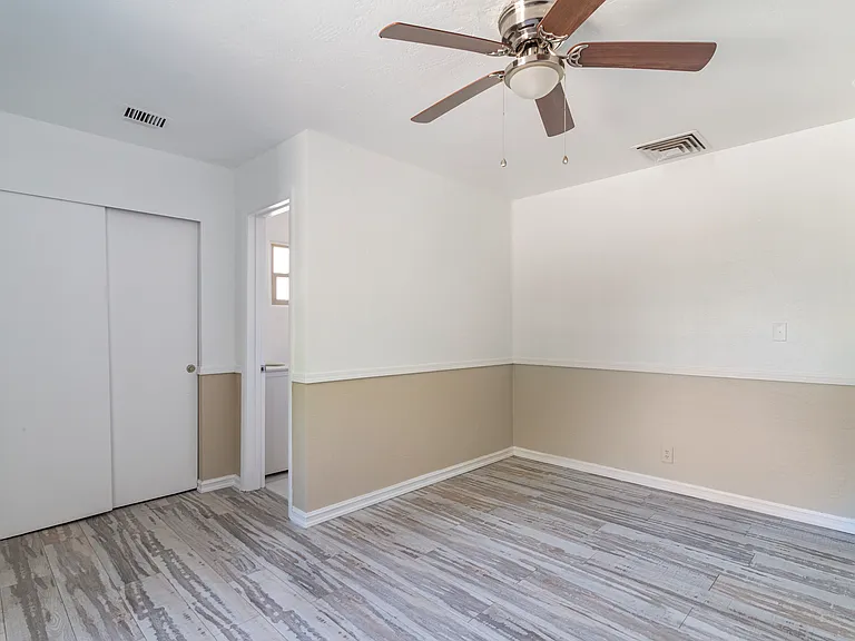 2812 San Pedro Dr NE — Photo 8
