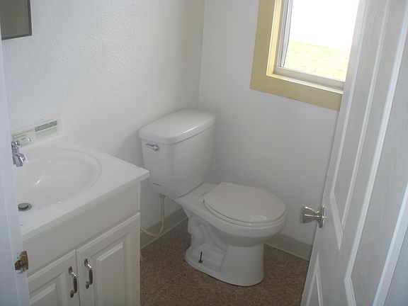 4th image of 1022 N Brunnell Pkwy