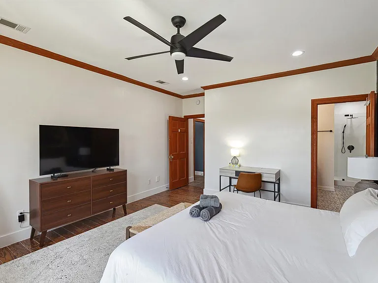 204 Covey Ln — Photo 21