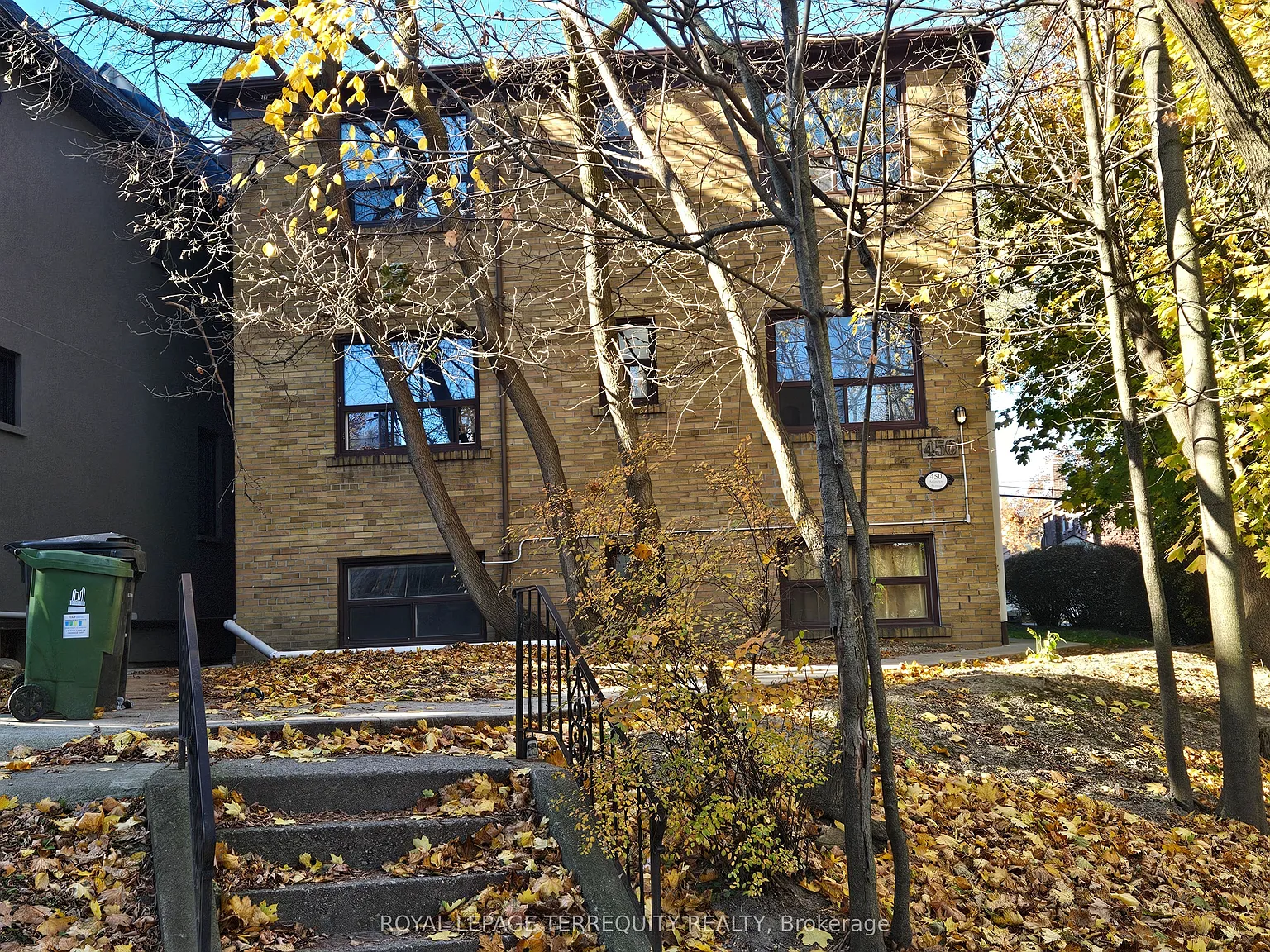 3 bed, $2,795 — Photo 2