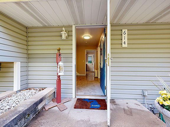 4th image of 614 W Meadowbrook Dr