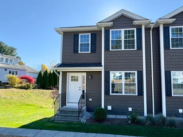 4 Fairview St Unit 14, North Chelmsford, MA 01863