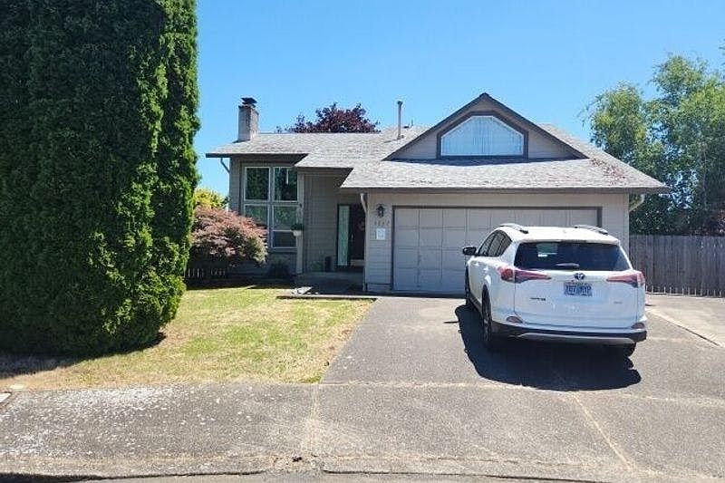 1st image of 3827 Lancaster Dr