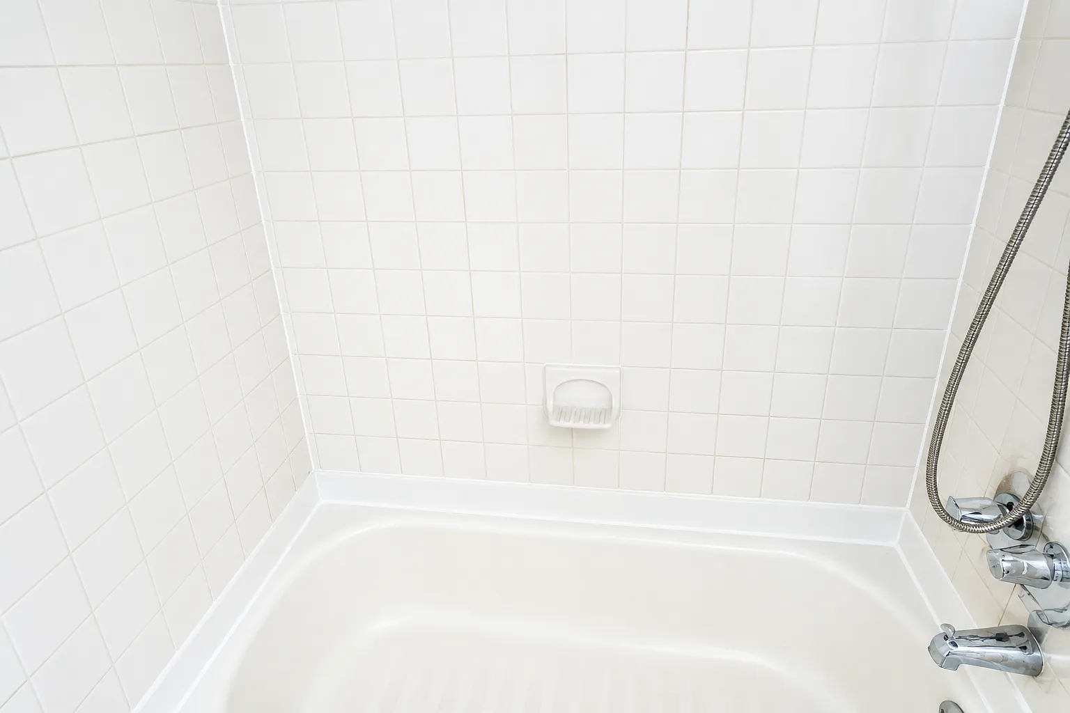 3 bed, $1,800 — Photo 4