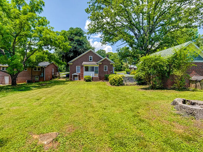 152 Rosedale Cir — Photo 31